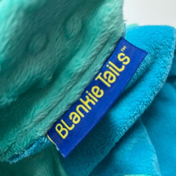 Mermaid Blanket - Picture 2 of 3